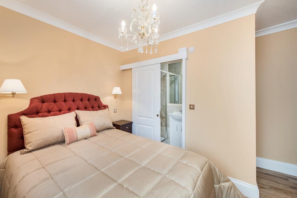 Quarto Individual com Chuveiro